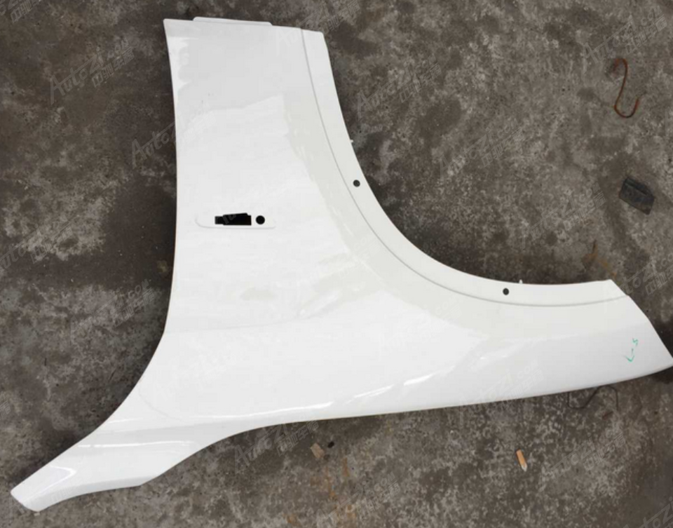 【7成新】华晨宝马x1 18li-右前翼子板