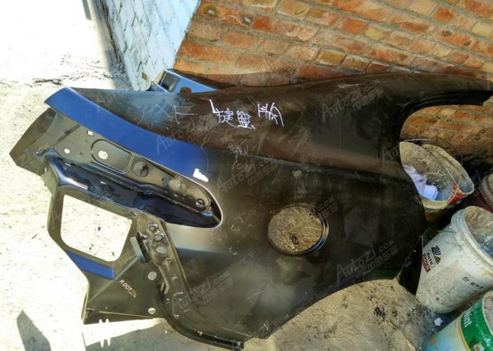 9成新捷豹xe右后翼子板