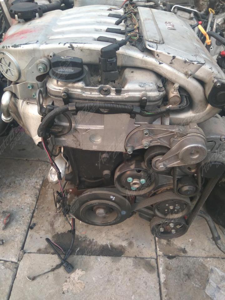 【9成新】进口大众途锐 3.2l-发动机总成